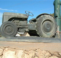 Ferguson Tractor Monument - Accommodation Search