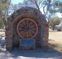 Jindera Pioneer Cairn - Accommodation Search