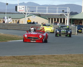 Wakefield Park Motor Racing Circuit - Accommodation Search 0