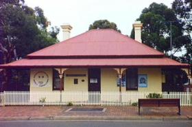 Dredges Cottage - Accommodation Search 0