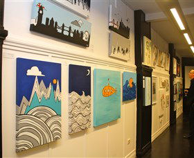 Bondi Art Lounge - Accommodation Search 2