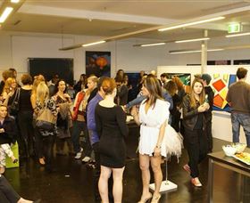 Bondi Art Lounge - Accommodation Search 0