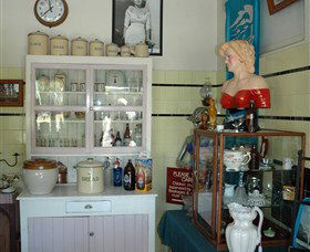 Old Codgers Antiques - Accommodation Search 2