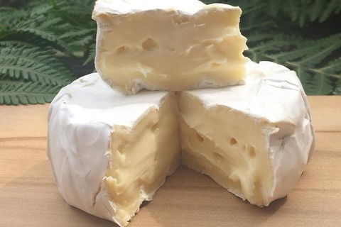 A Sommelier Guided Tour: Thursday Afternoon Wine Gin Cheese & Cocktails - Accommodation Search 6