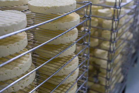 A Sommelier Guided Tour: Thursday Afternoon Wine Gin Cheese & Cocktails - Accommodation Search 14