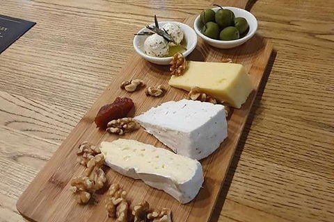 Hobart Small Group Wine Tour Saturday Afternoon: Wines, Gins & Cheeses - Accommodation Search 4