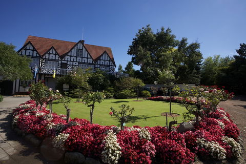 Cockington Green Gardens - Accommodation Search 0