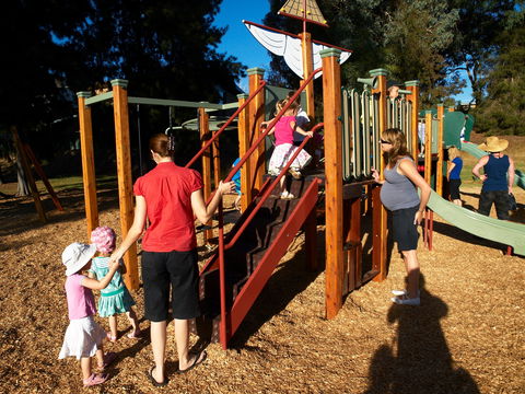 Les Stone Park - Accommodation Search 0