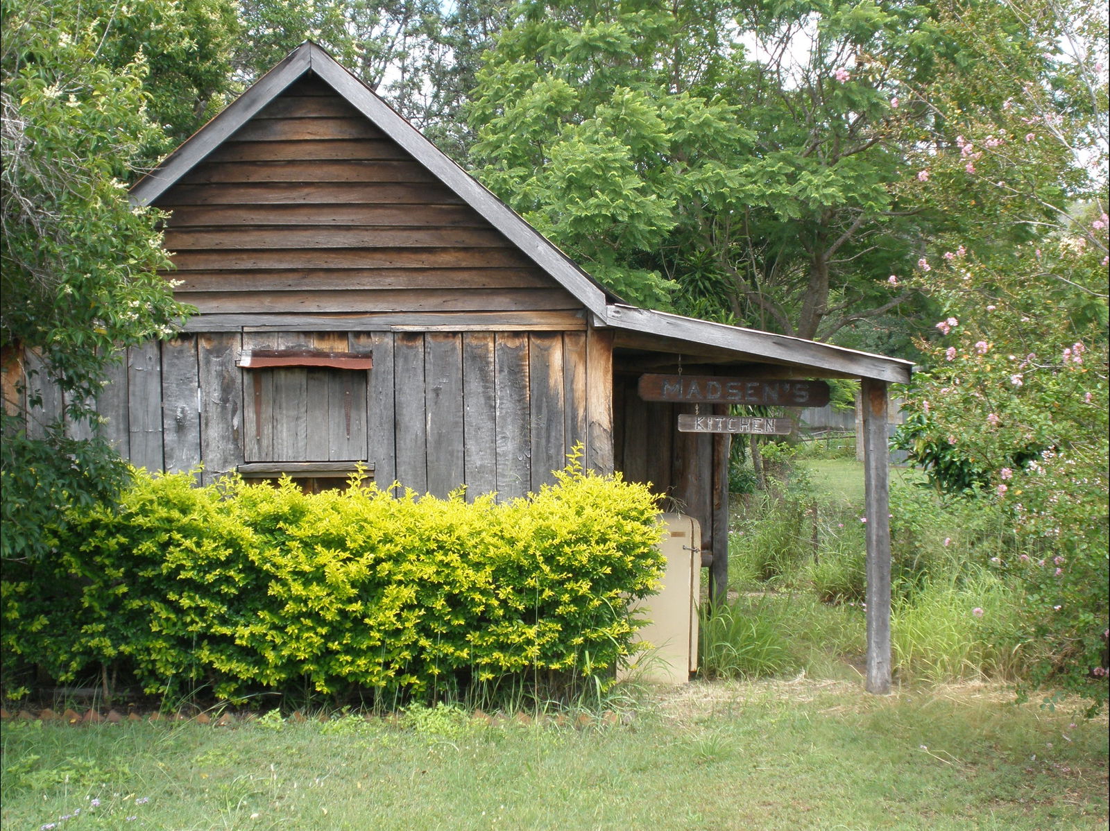 Mount Perry QLD Accommodation Search