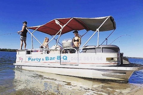 BBQ Boat Hire - Accommodation Search 0