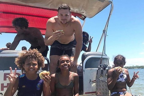 BBQ Boat Hire - Accommodation Search 1