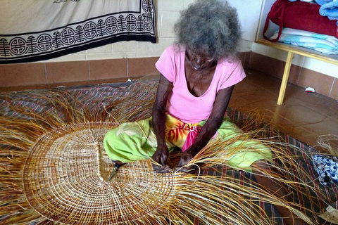 Gay-Wu Woman\'s 5 Day Yolngu Homeland Tour - Accommodation Search 4