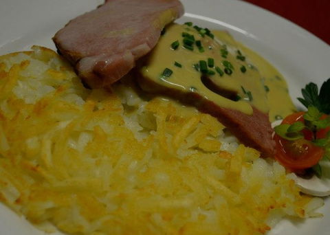 Des Alpes Swiss Restaurant - Accommodation Search 3
