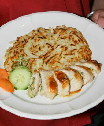 Des Alpes Swiss Restaurant - Accommodation Search 4