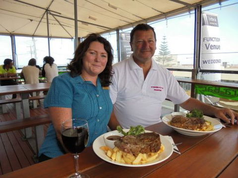 Zebra Crossing Bar & Bistro - Accommodation Search 1