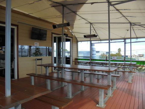 Zebra Crossing Bar & Bistro - Accommodation Search 4