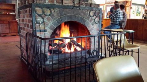 Maidenwell Hotel - Accommodation Search 3