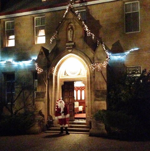 Abbey Of The Roses - Christmas In July - Accommodation Search 0