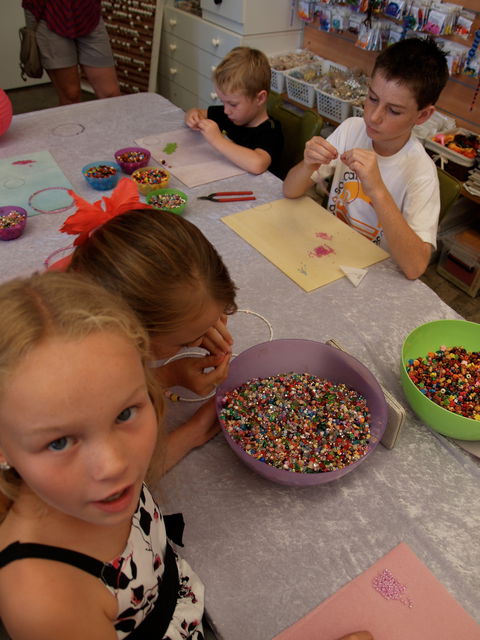 School Holiday One Hour Beading Workshops - Accommodation Search 1