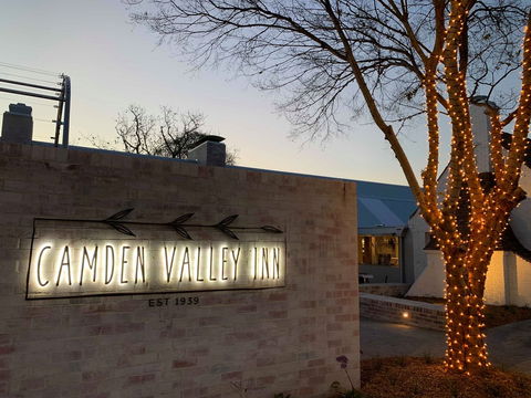Christmas In July Camden Valley Inn - Accommodation Search 0