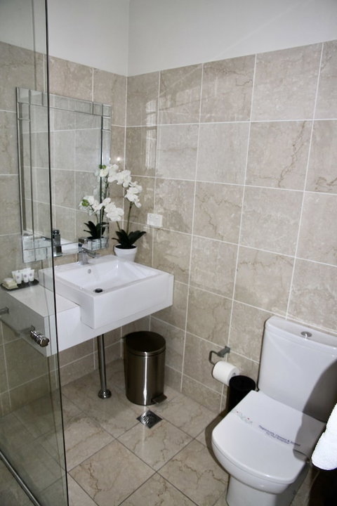 Mariners Court Hotel - Accommodation Search 4