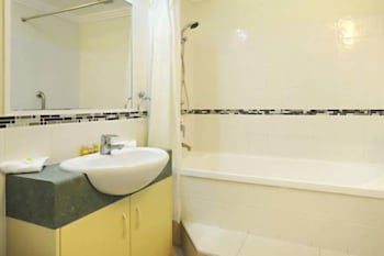 At Whitsunday Vista Holiday Apartments - Accommodation Search 3