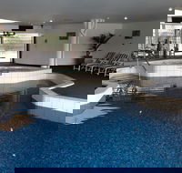 Lakes Hotel - Accommodation Search