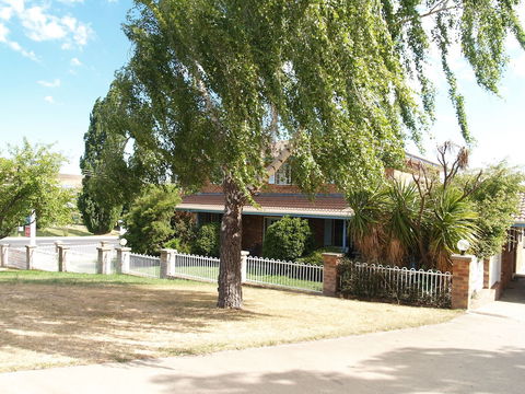 Kinross Inn - Accommodation Search 1
