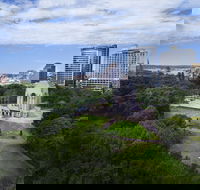 Hyde Park Inn - Accommodation Search