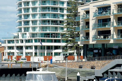 Oaks Glenelg Liberty Suites - Accommodation Search 5
