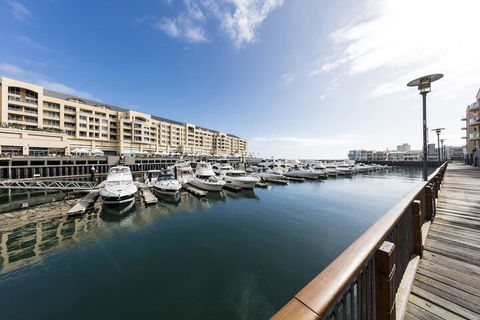 Oaks Glenelg Liberty Suites - Accommodation Search 1