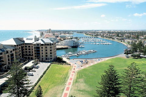 Oaks Glenelg Liberty Suites - Accommodation Search 4