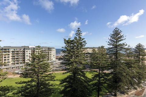 Oaks Glenelg Liberty Suites - Accommodation Search 6