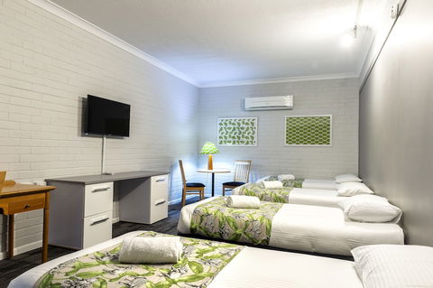 Country Motel Ipswich - Accommodation Search 6