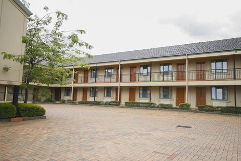 Gateway On Monash Boutique Hotel - Accommodation Search 0