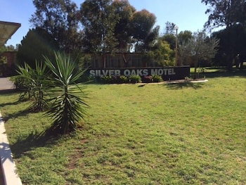 Silver Oaks Motel - Accommodation Search 2