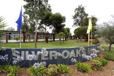 Silver Oaks Motel - Accommodation Search 4