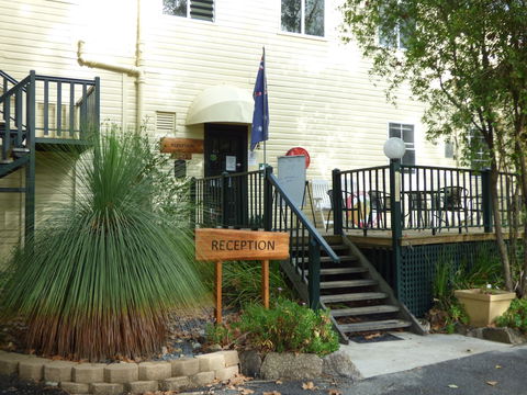 Tenterfield Lodge And Caravan Park - Accommodation Search 1