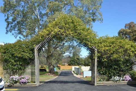 Wattle Motel - Accommodation Search 1