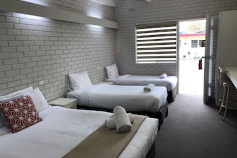 Wattle Motel - Accommodation Search 0