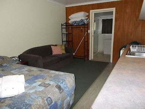 Oakridge Motel Tourist Park - Accommodation Search 1