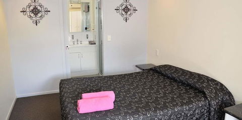 Warwick Motor Inn - Accommodation Search 3