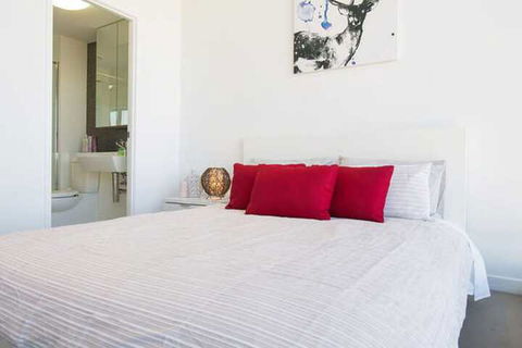 C3CBD Melbourne Apartment - Accommodation Search 6