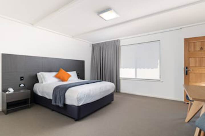 Hackham West SA Accommodation Search