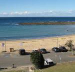 Toowoon Beach View 3br Villa 4 just steps to beach with views - Accommodation Search