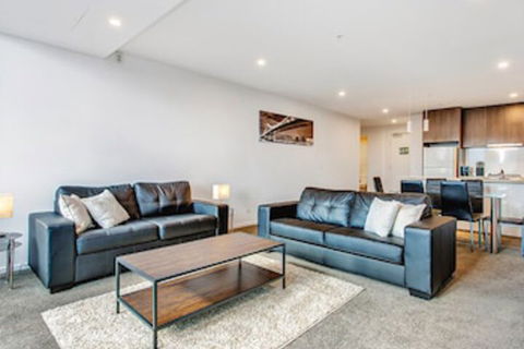 MJ Shortstay Southbank Grande Apartments - Accommodation Search 7