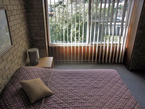 A Furnished Townhouse In Goulburn - Accommodation Search 3