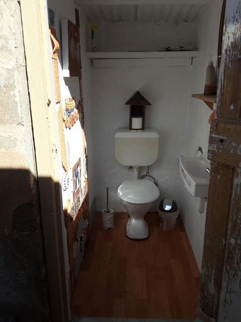 A La Folly - Accommodation Search 3