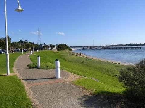 Black Dolphin Waterfront Townhouse Bay Views - Accommodation Search 5