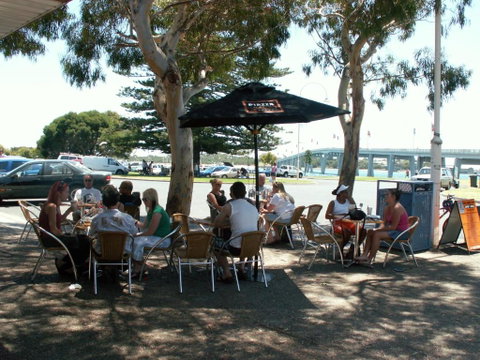 Black Dolphin Waterfront Townhouse Bay Views - Accommodation Search 2